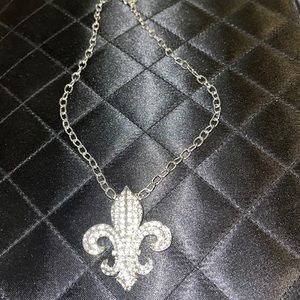 Jewels by Park Lane Fleur-de-Lis Necklace Brand New